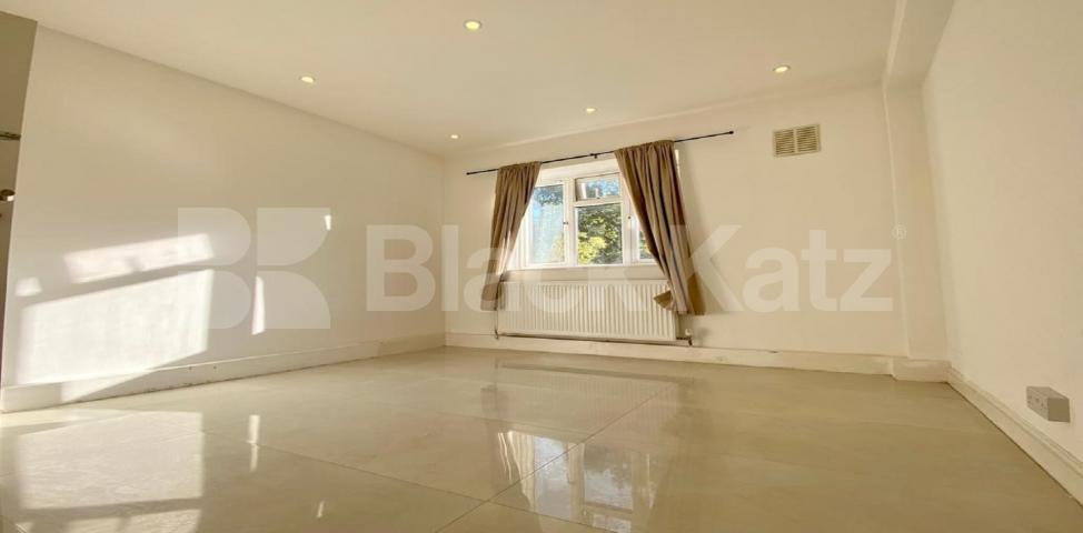 			LET , 1 Bedroom, 1 bath, 1 reception Ground Floor Flat			 Lochinvar street , Balham